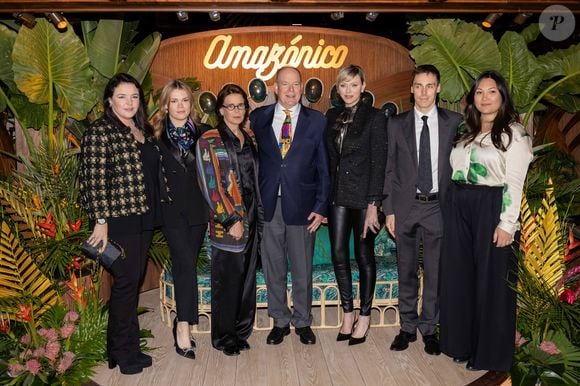 Mélanie-Antoinette de Massy, Camille Gottlieb, la princesse Stéphanie, le prince Albert II de Monaco, la princesse Charlene, Louis Ducruet et sa femme Marie lors de l’inauguration du restaurant Amazonico Monte-Carlo à Monaco le 4 avril 2024.
© Olivier Huitel / Pool Monaco / Bestimage