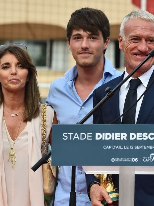 Didier Deschamps : Repas et nuit à bord d’un magnifique yacht, sa femme Claude célébrée comme une reine pour son anniversaire