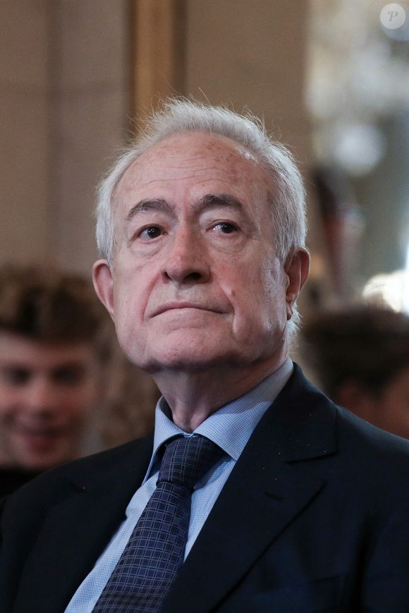 À son épouse et ses enfants, j’exprime mes condoléances les plus sincères", écrit sur Facebook Florence Berthout.


Jean Tibéri lors de la réunion du conseil de Paris, à la mairie de Paris,  qui élira officiellement la maire de Paris, Anne Hidalgo  après sa victoire aux élections municipales de Paris 2020 le week-end dernier. Le 3 juillet 2020, à Paris, France. © Stéphane Lemouton/Bestimage