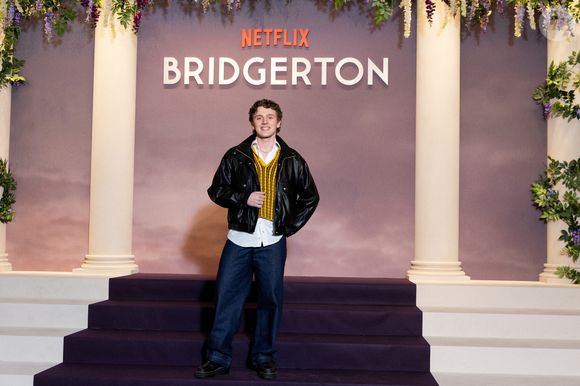 Bastiaan de la Star Academy 2025 - Photocall de l'avant-première mondiale parisienne de la saison 4 Netflix de "Bridgerton" au Palais Brongniart à Paris, France, le 14 janvier 2026. © Cyril Moreau/Bestimage