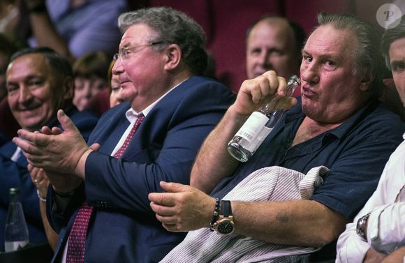 Gérard Depardieu inaugure un centre cinématographique à son nom en Russie. Un centre culturel dans la ville russe de Saransk où l’acteur français est enregistré en tant que résident porte désormais son nom. La star du cinéma français l’a inauguré personnellement. L’acteur français qui est citoyen russe depuis plus de trois ans a salué des habitants de Saransk qui sont venus à la cérémonie d’inauguration en russe. Il a aussi promis de voter aux élections législatives qui se tiendront le 18 septembre. Le 28 août 2016
ITAR TASS / BESTIMAGE