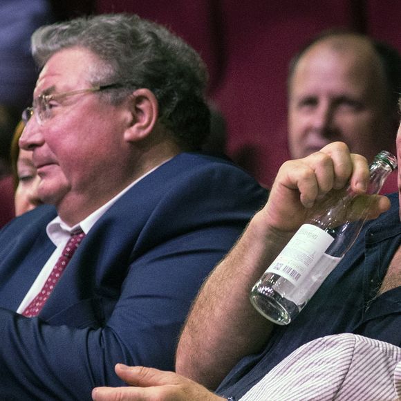 Gérard Depardieu inaugure un centre cinématographique à son nom en Russie. Un centre culturel dans la ville russe de Saransk où l’acteur français est enregistré en tant que résident porte désormais son nom. La star du cinéma français l’a inauguré personnellement. L’acteur français qui est citoyen russe depuis plus de trois ans a salué des habitants de Saransk qui sont venus à la cérémonie d’inauguration en russe. Il a aussi promis de voter aux élections législatives qui se tiendront le 18 septembre. Le 28 août 2016
ITAR TASS / BESTIMAGE