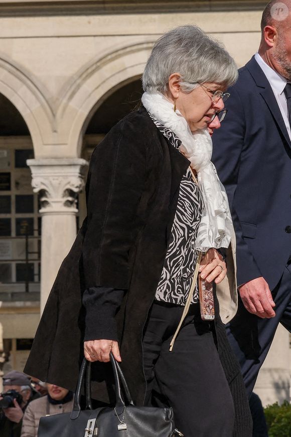 Les proches d'Emilie Dequenne aux arrivées des obsèques d'Emilie Dequenne au cimetière Père Lachaise à Paris, France, le 26 mars 2025. © Cyril Moreau/Bestimage