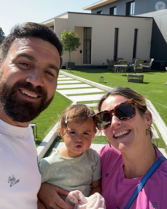 Laure et Matthieu de "Mariés au premier regard" avec leur fille Lya, 21 août 2023