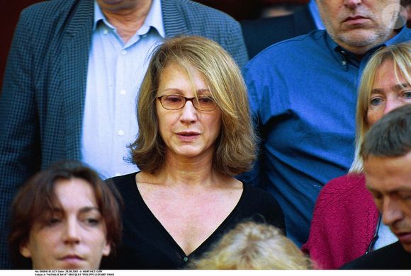 Nathalie Baye aux obsèques de Philippe Léotard à Paris en 2001. (AGENCE / BESTIMAGE).