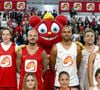 Le président du club salue un bourreau de travail qui modernise l'image de la franchise sans s'immiscer dans la tactique sportive.

Tony Parker et Matt Pokora s'affrontent lors d'un match de basket par équipes dans le cadre d'une animation Radio Scoop au Gymnase Mado Bonnet à Lyon le 26 octobre 2023.

© Bestimage