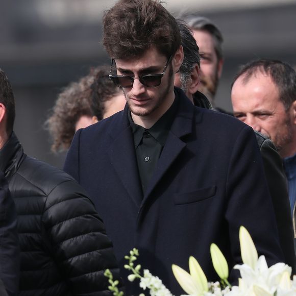 Difficile pour l'heureux papa de deux enfants de faire son deuil... 

Jean-Baptiste Maunier lors des obsèques de Véronique Colucci au cimetière communal de Montrouge, le 12 avril 2018.