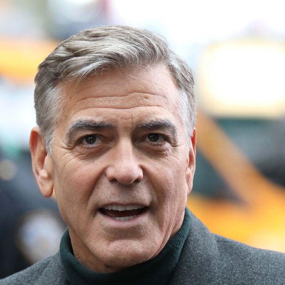 Le 6 février 2025, New York, New York, USA : L'acteur GEORGE CLOONEY lors de l'annonce de la distribution de la nouvelle pièce de Broadway Good Night and Good Luck au Winter Garden Theater. (Credit Image : © Nancy Kaszerman/ZUMA Press Wire)
