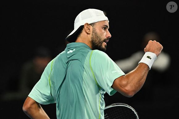 "Je suis passé à côté de beaucoup de moments de vie. Les réveillons de Noël ou les vacances d’été, je ne savais pas ce que c’était. C’est le mauvais côté du tennis." 


Laurent Lokoli (FRA) lors de son dernier match de qualification à l'Open 13 Provence de Marseille, le 23 février 2022. Photo Corinne Dubreuil/ABACAPRESS.COM