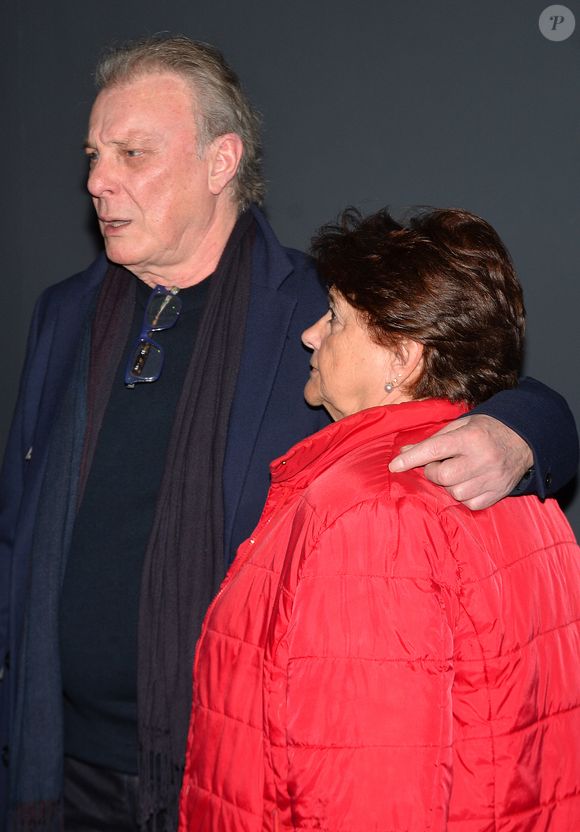 Et que le “passif pulmonaire” de son mari était chargé, lui qui avait été plongé dans le coma pour cela.

Herbert Léonard et sa femme Cléo (Chantal Rousselot) - Avant-première du film "Les dents, pipi et au lit" au cinéma UGC Ciné Cité Les Halles à Paris, France, le 27 mars 2018. © Veeren/Bestimage