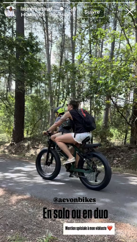 Laure Manaudou et son fils en rentrant de l'école le 12 juin 2025.