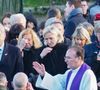 Il s'agit "d’un appartement de standing sur les hauteurs de Cannes, revendu pour plus de 1 million d’euros". 

Marine Le Pen fait le signe de croix devant le cercueil de son père - Le clan Le Pen se rend au cimetière de la Trinité-sur-Mer après les obsèques de Jean-Marie Le Pen en l'église Saint-Joseph le 11 janvier 2025. ©Dominique Jacovides / Guillaume Collet / Bestimage