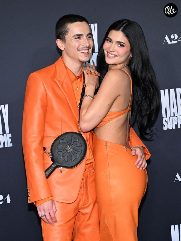 Timothée Chalamet et Kylie Jenner à leur arrivée à la première de "Marty Suprême" au Samuel Goldwyn Theater, le 8 décembre 2025 à Beverly Hills, en Californie. Photo de Lisa O'Connor/Aff/Abaca