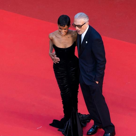 Vincent Cassel et sa compagne Narah Baptista - Montée des marches du film " Histoires parallèles " lors du 79ème Festival International du Film de Cannes, le 14 mai 2026. © Camilla Canalini / Bestimage