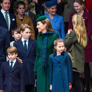 Princesse Beatrice, Edoardo Mapelli Mozzi, Sophie Rhys-Jones, duchesse d'Edimbourg, le prince Edward, duc d'Edimbourg, Savannah Phillips, Catherine (Kate) Middleton, princesse de Galles, Prince Louis, Princesse Charlotte, Prince George