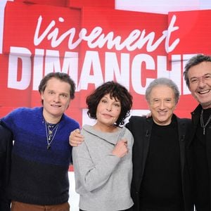 Exclusif - Emmanuel Chaunu, Bénabar, Isabelle Mergault, Michel Drucker et Jean-Luc Reichmann - Enregistrement de l'émission Vivement Dimanche présentée par M.Drucker au Pavillon Gabriel à Paris le 9 janvier 2024. Diffusion sur France 3 le 14/01/2024.