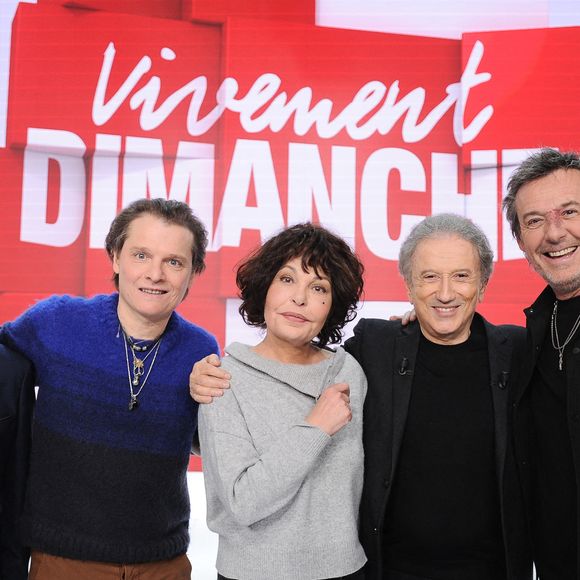 Exclusif - Emmanuel Chaunu, Bénabar, Isabelle Mergault, Michel Drucker et Jean-Luc Reichmann - Enregistrement de l'émission Vivement Dimanche présentée par M.Drucker au Pavillon Gabriel à Paris le 9 janvier 2024. Diffusion sur France 3 le 14/01/2024.