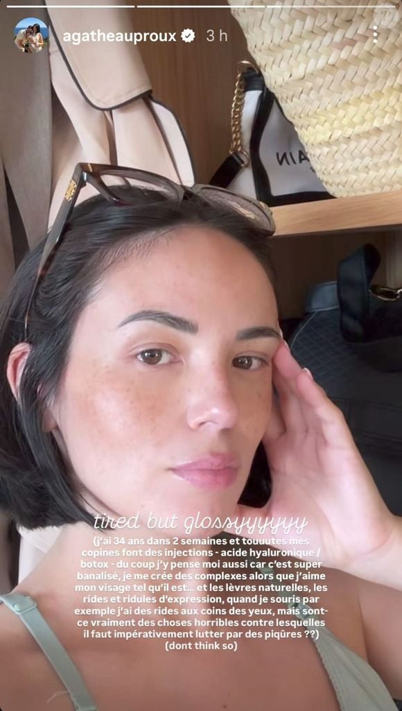 "J’ai 34 ans dans deux semaines et toutes mes copines font des injections – acide hyaluronique / botox – du coup, j’y pense moi aussi car c’est super banalisé", a-t-elle d’abord écrit avant de relativiser et de faire comprendre qu’elle avait finalement décidé de ne pas sauter le pas.

Agathe Auproux donne son avis sur les injections samedi 4 octobre 2025 sur Instagram