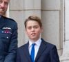 Le Prince George a créé la surprise générale.
Le Prince William et le Prince George Greeting lors de la célébration du 80ème anniversaire de la fin de la Seconde Guerre mondiale, à Londres.
Photo : Dana Press / Bestimage