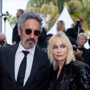 Frédéric Chaudier et sa femme Emmanuelle Béart - Montée des marches du film " La plus précieuse des marchandises " lors du 77ème Festival International du Film de Cannes, au Palais des Festivals à Cannes. Le 24 mai 2024 © Olivier Borde / Bestimage