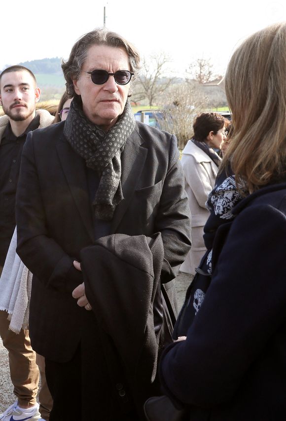 Francis Cabrel - Les célébrités rendent un dernier hommage au comédien, dramaturge et metteur en scène français Roger Louret en la salle du Magre à Monclar, France, le 30 janvier 2023. © Patrick Bernard/Bestimage