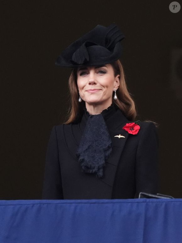 Kate Middleton lors de la cérémonie du dimanche du Souvenir au cénotaphe de Londres, le 9 novembre 2025.

Photo : Jonathan Brady/PA Wire / ABACAPRESS.COM