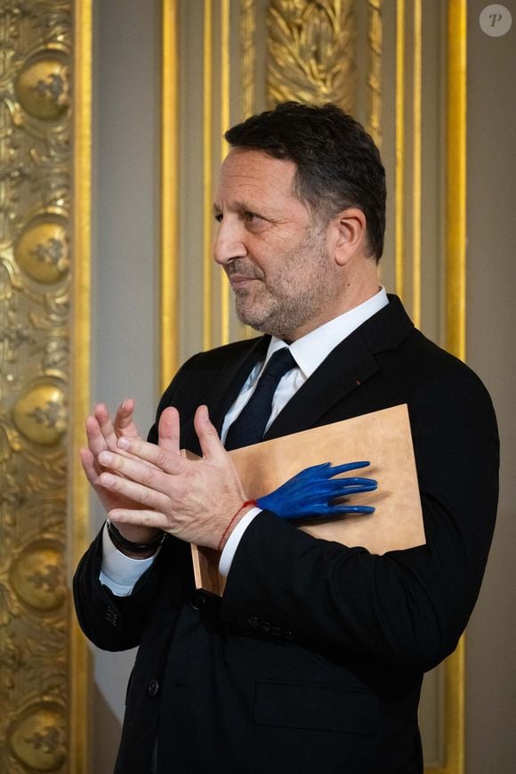 Arthur (Jacques Essebag) , laureat, lors de la remise du prix Jean Pierre-Bloch de  la LICRA, à l Elysée, le 2 avril 2025.  © Eric Tschaen / pool / Bestimage