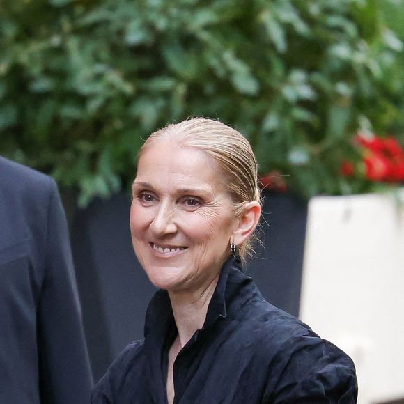 Les indices ne cessent de s'accumuler quant à la possible venue de Céline Dion sur la scène de l'Eurovision 2025 à Bâle, en Suisse, ce 17 mai.

Celine Dion quitte son hôtel à Paris, France, le 24 juillet 2024, saluée par des fans qui lui offrent une rose. Photo by Aissaoui Nacer/Splash News/ABACAPRESS.COM
