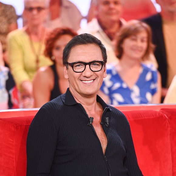 Dany Brillant est aussi présent, grand fan de la chanteuse qu'il a eu le plaisir de croiser sur les plateaux

Exclusif - Dany Brillant - Enregistrement de l'émission "Vivement dimanche" spécial Céline Dion au studio Rive gauche, presentée par Michel Drucker. Diffusion sur France 3 le 6 septembre 2026. © Guillaume Gaffiot/Bestimage