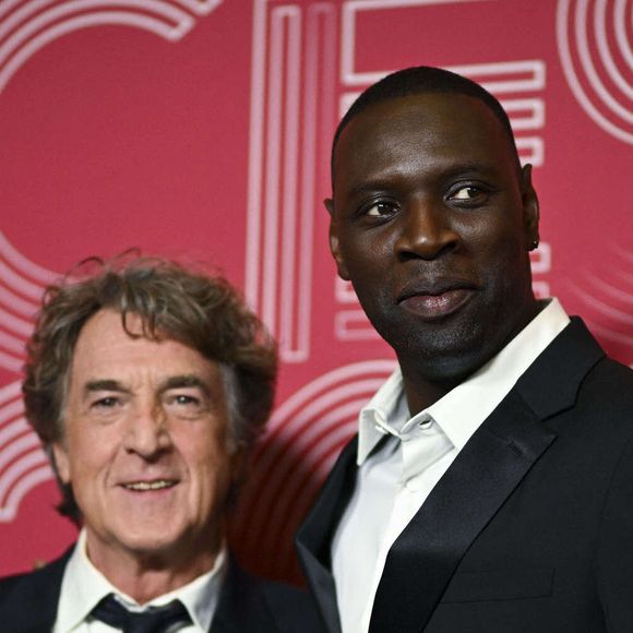Omar Sy et François Cluzet au photocall de la 47ème édition de la cérémonie des César à l'Olympia à Paris, le 25 février 2022. © JB Autissier/Panoramic/Bestimage