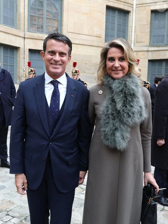 Manuel Valls et sa femme Susana Gallardo Torrededia - Mario Vargas Llosa fait son entrée à l'Académie française, le 9 février 2023. Comme le veut la tradition, l'auteur péruviano-espagnol, prix Nobel de littérature 2010, fera l'éloge de son prédécesseur, M.Serres, lors de son discours d'intronisation à l'Académie française.
© Dominique Jacovides / Bestimage