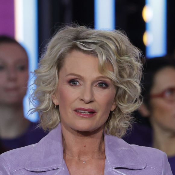 Sophie Davant lors de la 38ème édition du Téléthon dans les studios de France 2 à Paris, le 29 novembre 2024. 

Photo :  Coadic Guirec / Bestimage