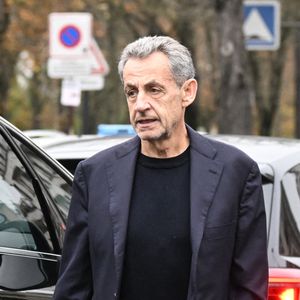 Nicolas Sarkozy et sa femme Carla Bruni vont déjeuner au restaurant Le Flandrin à Paris le lendemain de la sortie de prison de l'ancien président le 11 novembre 2025. Photo par Agence / Bestimage