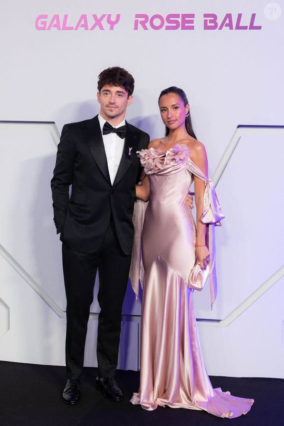 Charles Leclerc et son épouse Alexandra Saint Mleux assistent à la 70ème édition du Bal de la Rose au Sporting Club de Monte-Carlo à Monaco, le 21 mars 2026.  © Olivier Huitel/Pool Monaco/Bestimage