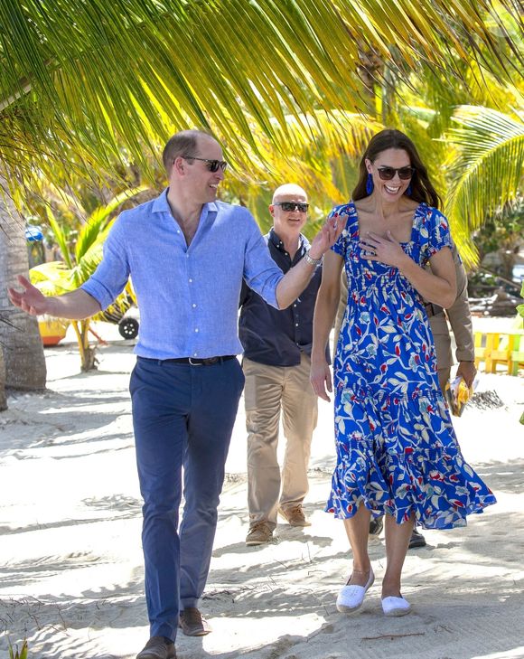 Le prince William, duc de Cambridge, et Catherine (Kate) Middleton, duchesse de Cambridge, visitent un petit village sur la côte, pour rencontrer un petit groupe de spécialistes de la conservation marine afin d'en savoir plus sur l'environnement marin unique du Belize, lors de leur tournée dans les Caraïbes au nom de la reine pour marquer son jubilé de platine. Belize, le 20 mars 2022. (Backgrid UK/ Bestimage).