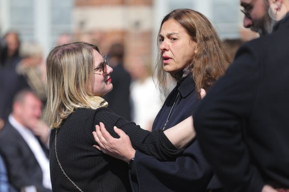 Audrey Dequenne, la soeur d'E.Dequenne - 300 personnes réunies pour rendre hommage à Emilie Dequenne dans sa ville de Chièvres (Belgique), le 9 avril 2025, quelques semaines après son décès prématuré, survenu le 16 mars 2025. © Photonews / Bestimage