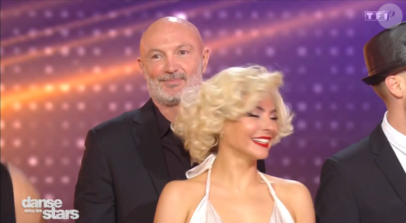 Et oui, l'ancien footballeur et champion du monde en 1998 avec l'Equipe de France s'est "blessé à l'entrainement hier", comme l'a indiqué Camille Combal

Frank Leboeuf blessé dans "Danse avec les stars", capture d'écran TF1.