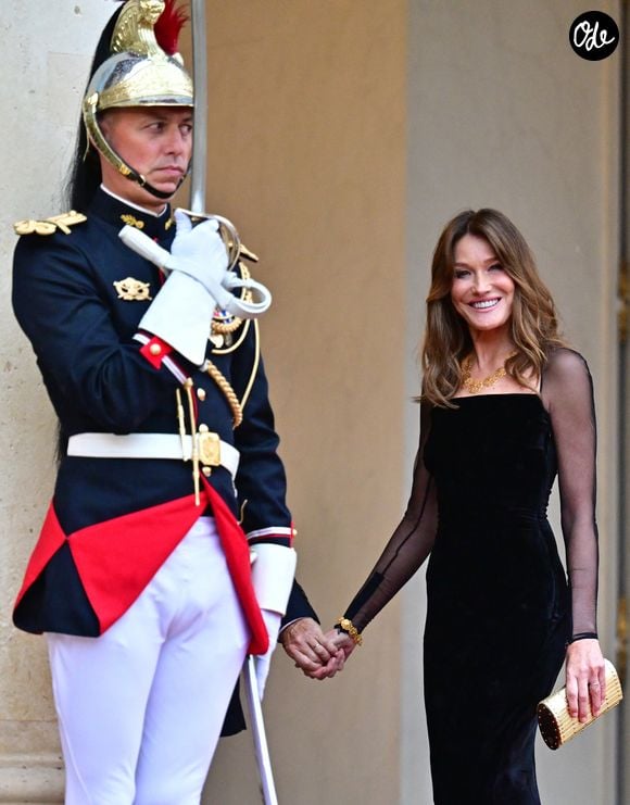 Carla Bruni (robe Ralph Lauren) Sarkozy - Arrivées des personnalités au dîner d’État en l’honneur du président brésilien et de sa femme au palais présidentiel de l’Élysée à Paris le 5 juin 2025. © Christian Liewig / Bestimage
