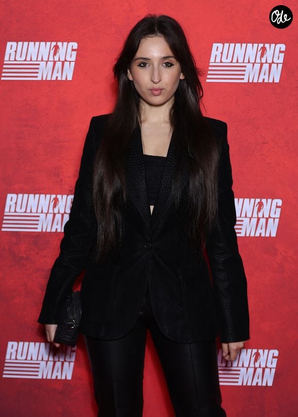 Mais la chanteuse a dû annuler sa venue à un concert

Ambre (Star Academy 2025) lors de la première de Running Man au cinéma UGC Ciné Cité Bercy à Paris le 3 novembre 2025. © Denis Guignebourg / Bestimage