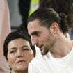 Accrochage entre la mère d'Adrien Rabiot et le clan Mbappé : Véronique donne sa version et met fin à certains mensonges
