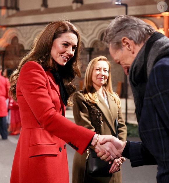 Une nouvelle apparition des plus remarquables !

Catherine (Kate) Middleton, princesse de Galles avec Richard E. Grant et Sophie Okonedo lors de la cérémonie de Noël à l'Abbaye de Westminster à Londres. © Alpha Press/Bestimage