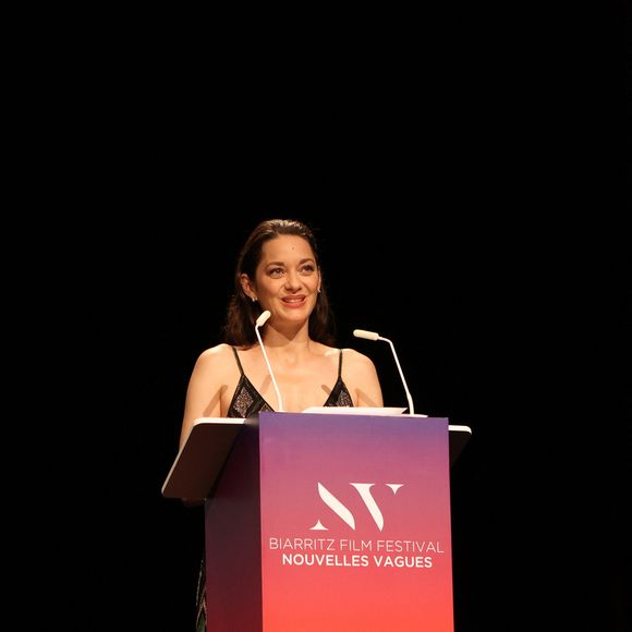 Marion Cotillard au Théâtre de la Gare du Midi lors de la Cérémonie d'ouverture du Festival international du film de Biarritz - Nouvelles Vagues 2026, le 23 juin 2026. © Jean-Marc Lhomer / Bestimage