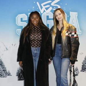 Fatou Guinea, Emma Smet à l'avant-première du film "Les SEGPA au ski" au cinéma Pathé Wepler à Paris le 18 décembre 2023.
© Marc Ausset-Lacroix/Bestimage | 00643700