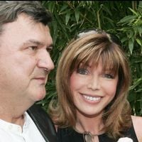 Isabelle Morizet est la sixième épouse d'un grand patron, ce qu'elle fait chaque matin avant son réveil pour ne pas "se montrer trop défaite"