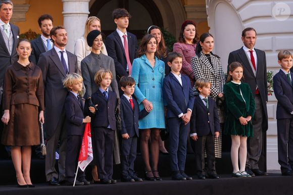 la princesse Alexandra de Hanovre, Pierre Casiraghi, Beatrice Borromeo, Charlotte Casiraghi, Tatiana Santo Domingo, Andrea casiraghi  dans la cour du palais princier le jour de la fête nationale de Monaco le 19 novembre 2024.

© Jean-Charles Vinaj / Pool Monaco / Bestimage