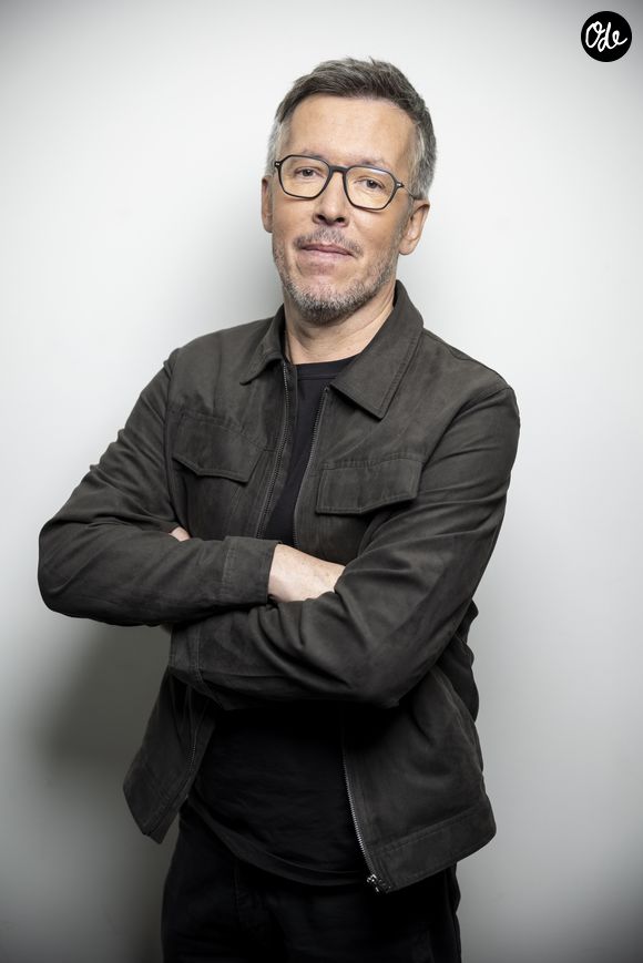 "Après 7 saisons d’investissement total où nous avons eu en plus la chance de connaître le succès, un petit coup de fil aurait été apprécié", a-t-il regretté.

Jean-Luc Lemoine - Backstage de l'enregistrement de l'émission "100% Logique", présentée par C.Féraud et diffusée le 2 mars sur France 2.

© Cyril Moreau / Bestimage