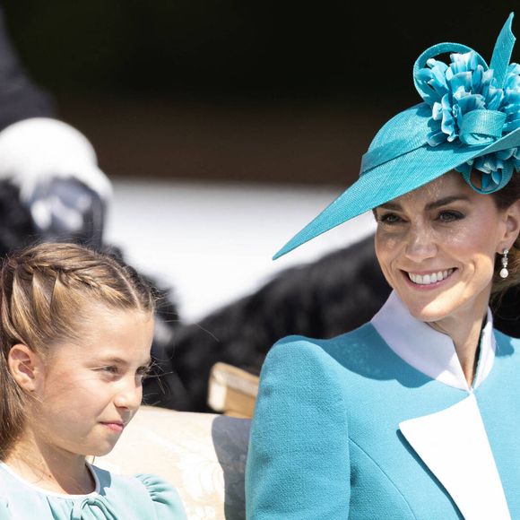 Kate Middleton et sa fille Charlotte lors de la cérémonie Trooping the Colour à Londres, le 14 juin 2025. 

Photo :  Dana Press / Bestimage