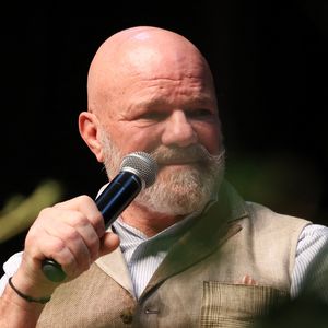 Philippe Etchebest affirme être rarement en colère dans ses restaurants.

Le chef Philippe Etchebest au Festival du Livre gourmand au Théâtre de Périgueux. ©Jean-Marc LHOMER/Bestimage.