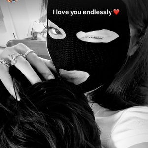 Mais une chose semble certaine, Jade Hallyday est comblée par celui qui partage désormais sa vie

Jade Hallyday dévoile le visage de son compagnon sur Instagram