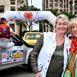 Le prince Albert II de Monaco a donné le départ de la 34eme édition du Rallye des Gazelles, depuis le chapiteau de Fonvieille à Monaco, en compagnie de Dominique Serra, la fondatrice et présidente du Rallye, de la marraine de coeur pour 2025, Luana Belmondo, Nadia Fettah Alaoui, la ministre de l'Economie et des Finances du Royaume du Maroc, du président du Conseil National Monégasque, Thomas Brezzo, et des personnalités du gouvernement, le 12 avril 2025© Bruno Bebert / Bestimage